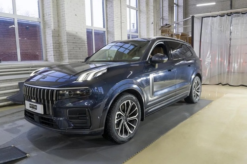 Lynk&CO 09