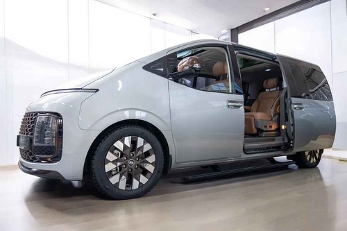 Hyundai Staria