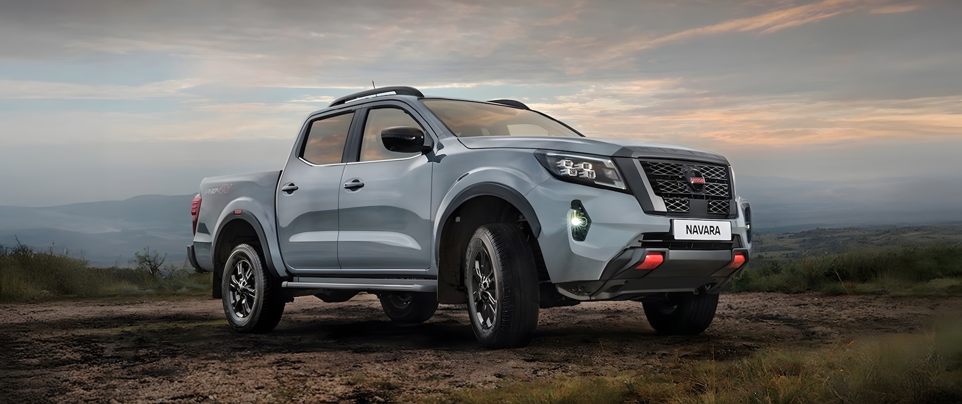 NISSAN navara