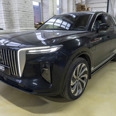 Hongqi E-HS9
