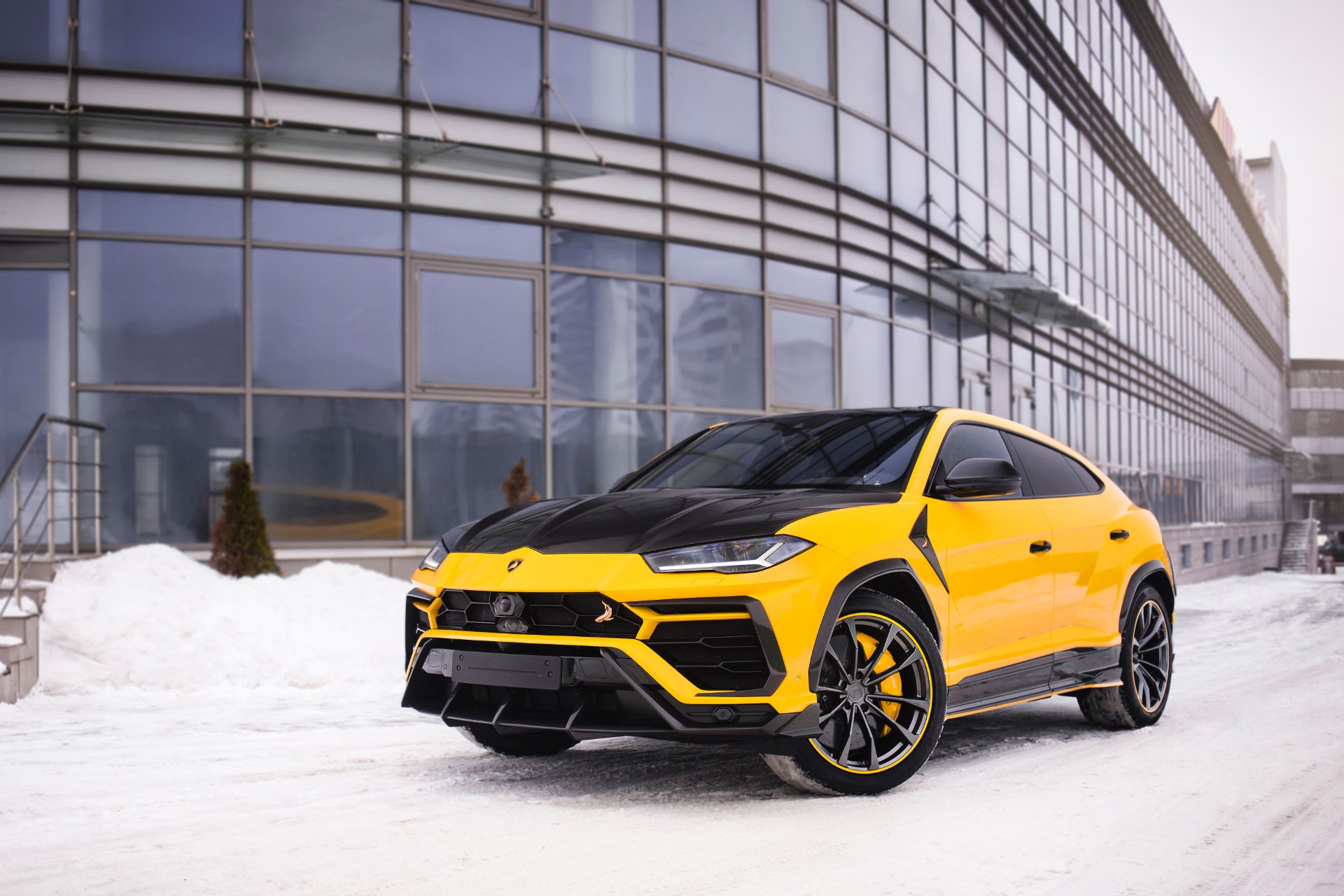 URUS - gallery 35
