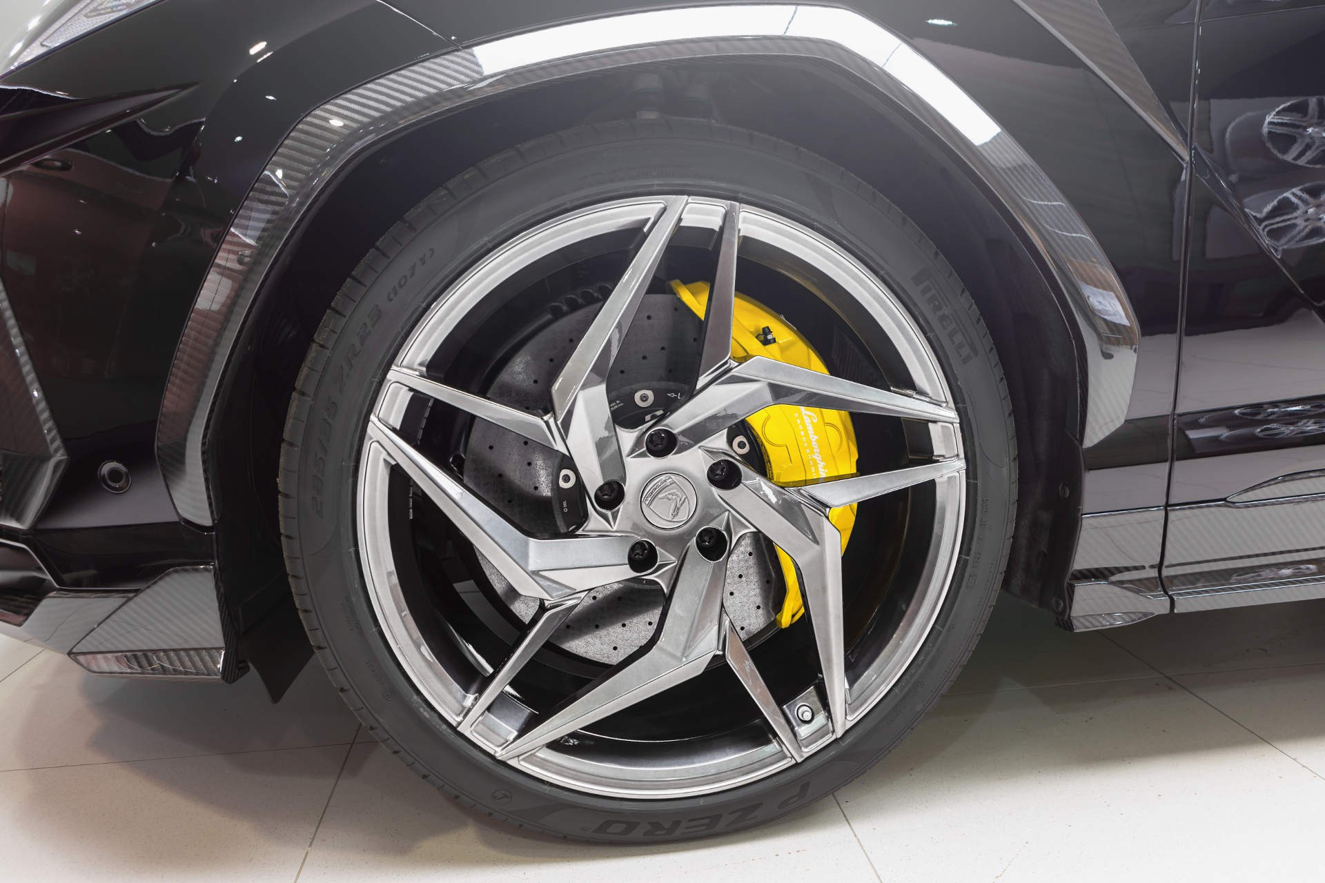 URUS - gallery 36