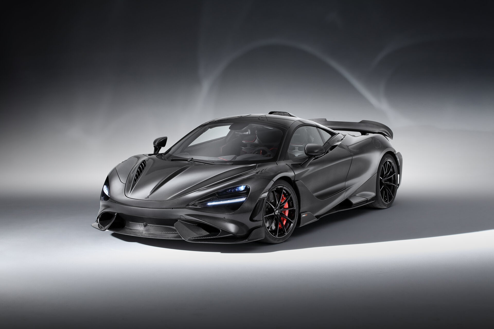 765 LT Coupe Carbon Edition - gallery 5