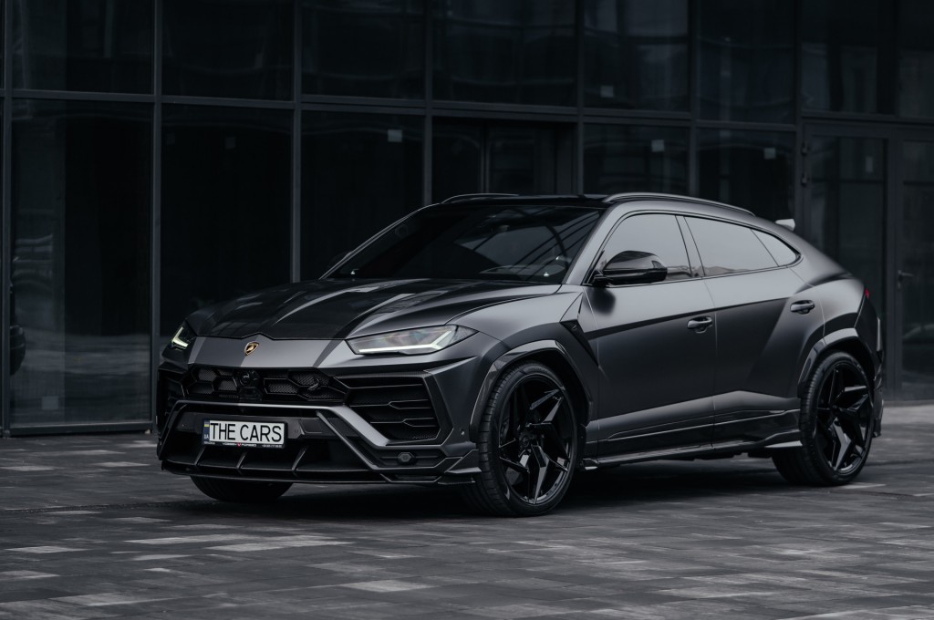 Lamborghini Urus grey UA
