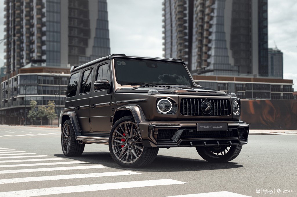 Mercedes G63 in full Inferno carbon fiber